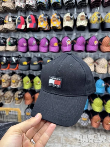 шапки с козирка karl lagerfeld Moncler calvin klein louis vuitton , снимка 4 - Шапки - 50684223
