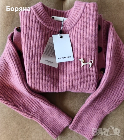 Co’ Couture – тъмно розов пуловер нов с етикет и брошка, снимка 2 - Блузи с дълъг ръкав и пуловери - 53501575