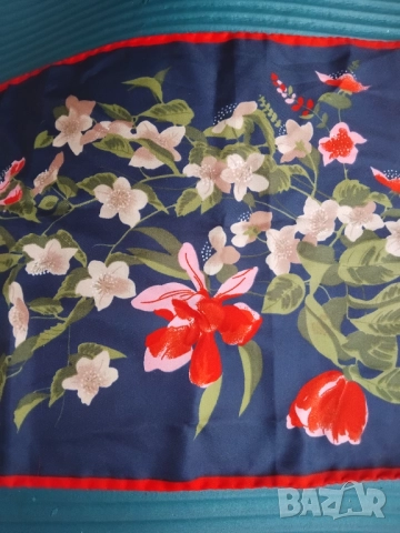 Leonardi 100% оригинален дамски шал, снимка 4 - Шалове - 52656065