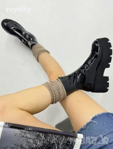 Боти на платформа - черен лак