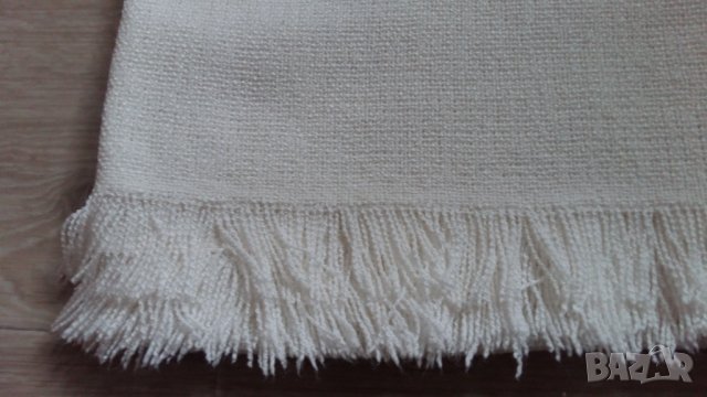 НЕМСКА ДЕБЕЛА БЯЛА ПОКРИВКА С РЕСНИ, снимка 4 - Покривки за маси - 41046587