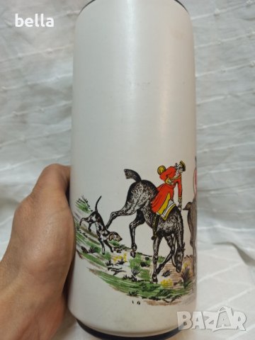Немска ваза 22 см висока маркировки -Ловна сцена .Цена 60 лв, снимка 3 - Антикварни и старинни предмети - 44227910