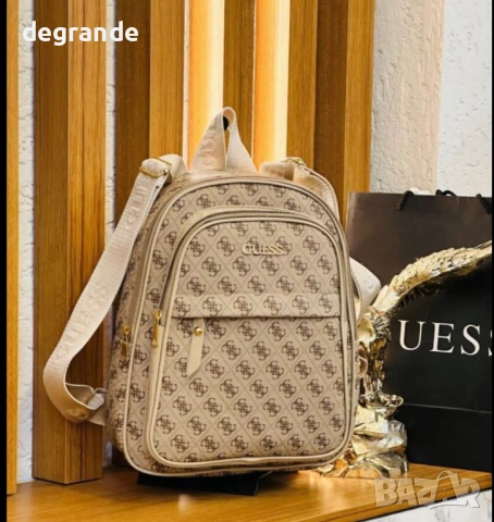 Дамска раница Guess налична в 4 разцветки