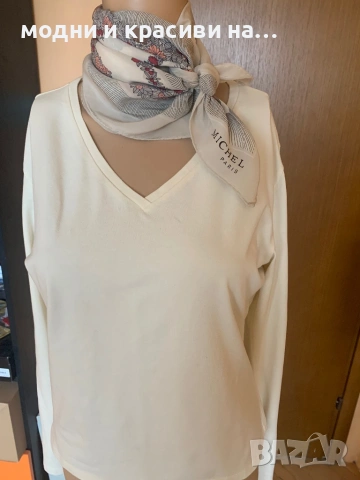 Дамска блуза с V- образно деколте Weekend Max Mara, снимка 6 - Блузи с дълъг ръкав и пуловери - 53605594
