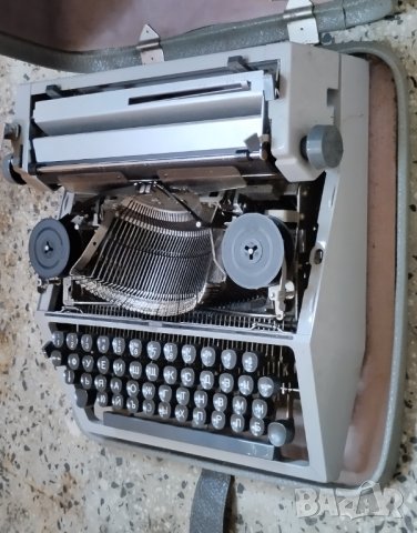 стара пишеща машина - на кирилица, снимка 4 - Антикварни и старинни предмети - 42311482