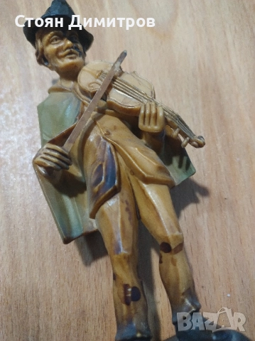 Италиански цигулар, красива изработка ръчна работа 15см височина , снимка 2 - Антикварни и старинни предмети - 51912772