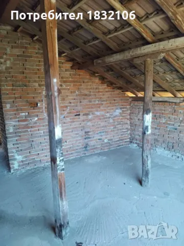 Просторна триетажна  къща, снимка 13 - Къщи - 47447505