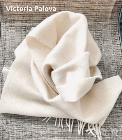 Луксозен вълнен шал за зимата, снимка 3 - Шалове - 52922452