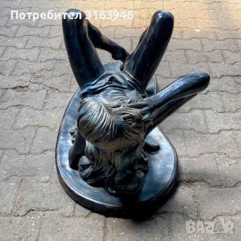 Уникален арт плот за маса – фигура на полегнала жена в класически стил, снимка 4 - Маси - 51718675