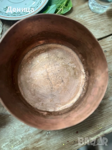 Голям бакърен съд  Според мен за наливане на вода( черпак) Масивен с дълга и извита дръжка , снимка 9 - Други - 53436486