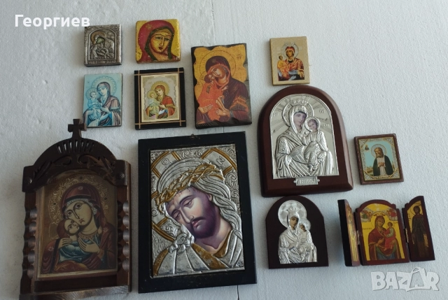 Икони малки и големи Дева Мария,Христос, Николай Чудотворец,Иконостас.