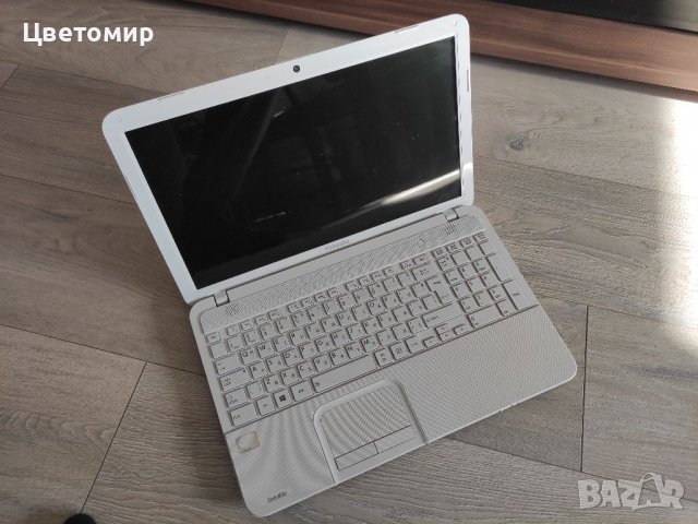 Лаптоп Toshiba Satellite C855-1UN, снимка 1