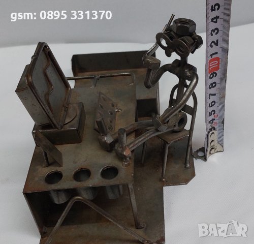 От болтове и гайки  - Фигура, човек с компютър, готвач - моливник, снимка 12 - Статуетки - 41924552