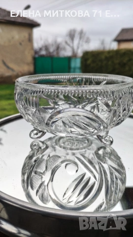 Бонбониера на крачета -кристално стъкло-красив релеф, снимка 2 - Аксесоари за кухня - 53633926