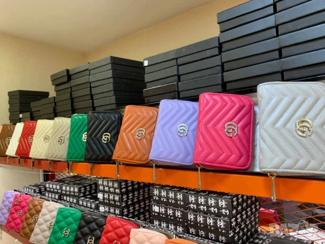 портмонета в кутия chanel ysl saint laurent guess pinko, снимка 8 - Портфейли, портмонета - 50746356