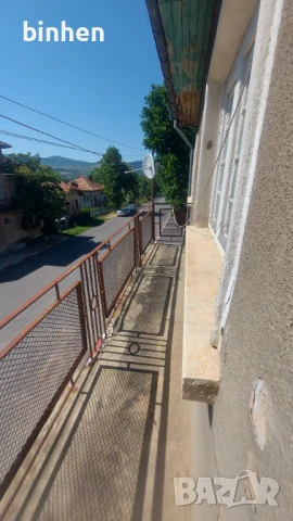 Къща 2 етажа с.Миланово(Лакатник), снимка 8 - Къщи - 51312262