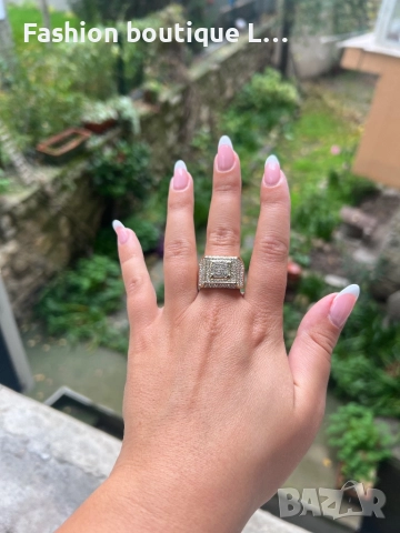 Голям златист пръстен с блестящи камъчета без нито едно липсващо! ❤️, снимка 7 - Пръстени - 52377764