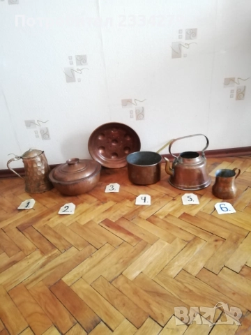 Стари медни кухненски съдове. 