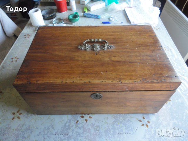 Старинно дървено ковчеже сандъче от орех, снимка 1 - Колекции - 41661776