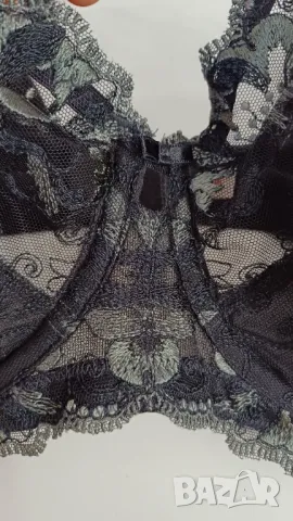 Triumph сутиен 85 Е, снимка 4 - Бельо - 49040624