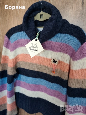 Dua Lipa & Pepe Jeans нов с етикет пуловер с брошка, снимка 4 - Блузи с дълъг ръкав и пуловери - 40312475