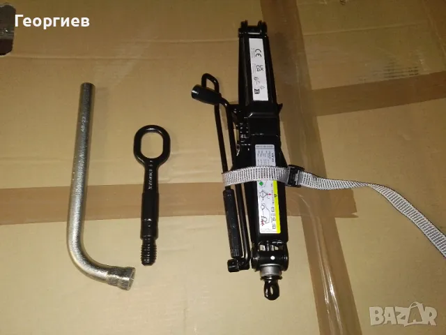 Крик и ключ Аварийно обурудване Ауди А1 Фолксваген Т крос Сеат Шкода, снимка 1