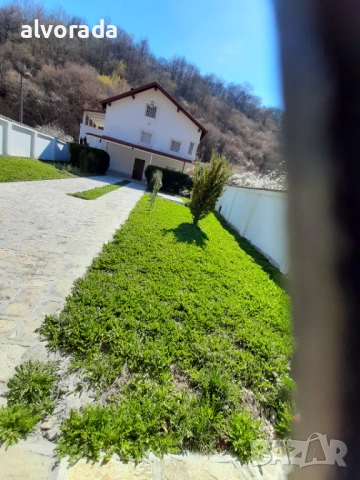 Обзаведена триетажна нова къща с гараж, снимка 6 - Къщи - 53048775