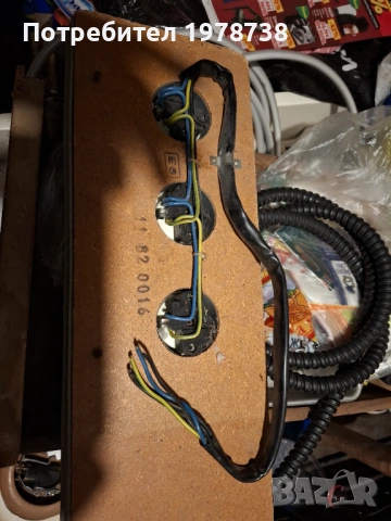 Продавам панел с контакти