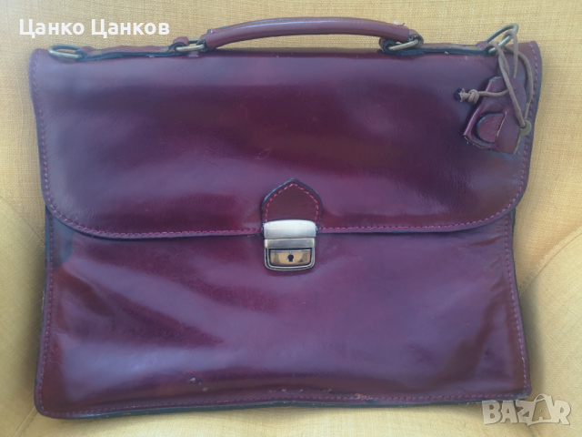 Продавам италианска луксозна бизнес чанта от мека телешка кожа с красива патина, снимка 2 - Чанти - 44920565