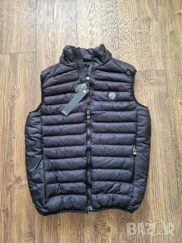 Страхотна мъжка грейка елек 
STONE ISLAND 
Размери S , M, L, XL,  2XL
