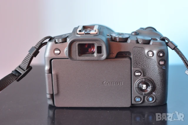 Нов фотоапарат Canon EOS RP, снимка 3 - Фотоапарати - 51325029