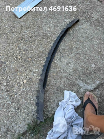 Укрепител на долната част на предна броня на Vw Golf 5 1k0805083 само за 15лв., снимка 2 - Части - 52901698