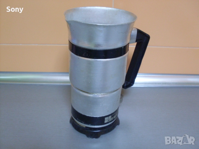 Стара българска кафеваркка.