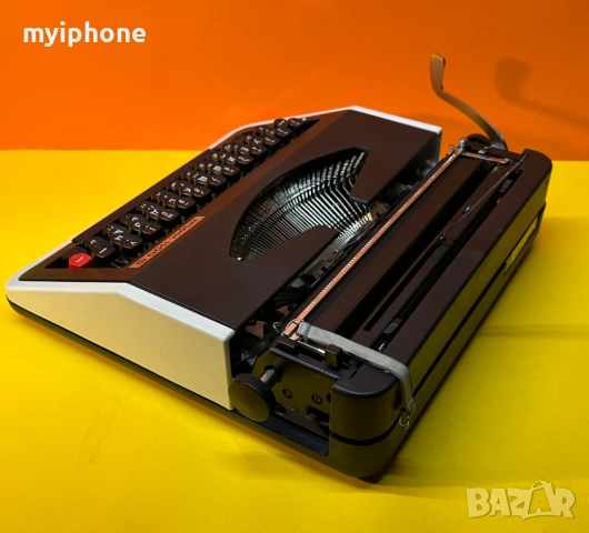 Чисто нова Пишеща Машина Хеброс 1300 Ф клавиатура Кирилица Обслужена и смазана , снимка 5 - Колекции - 52815386