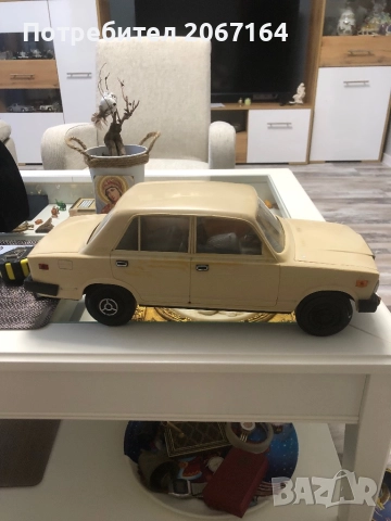 Голям модел на Лада  в мащаб 1:8, снимка 16 - Колекции - 51725257