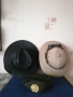 Стари шапки използвана за сафари. Военна барета от СОЦА.