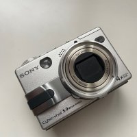 ✅ Sony 🔝 Cyber-Shot DSC-V1 , снимка 3 - Фотоапарати - 44249030