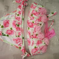 Бански костюми за момичета с розови цветя и къдрички размери  4,6,8,10,12 години, снимка 2 - Детско бельо и бански  - 40883810