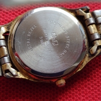 Марков дамски часовник Q/Q QUARTZ WATER RESIST много красив здрава оригинална верижка - 23488, снимка 4 - Дамски - 36110991