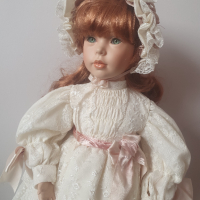 Английска порцеланова кукла Debra , снимка 3 - Колекции - 44527300