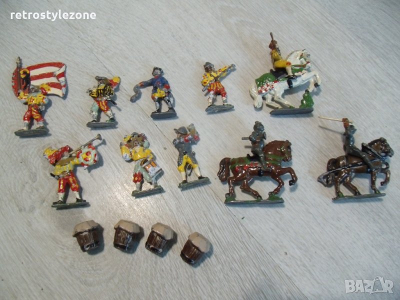 № 5754 стари оловни фигурки - малка колекция - 10 броя  - размери от 5 / 3 см до 8 / 6 см , снимка 1