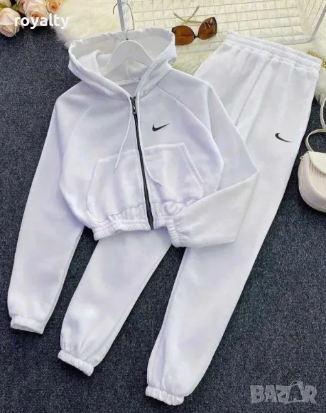 Nike бял дамски спортен комплект , снимка 1