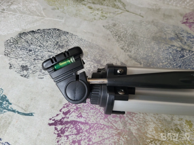 Фотографски статив, тринога, снимка 3 - Чанти, стативи, аксесоари - 53578479