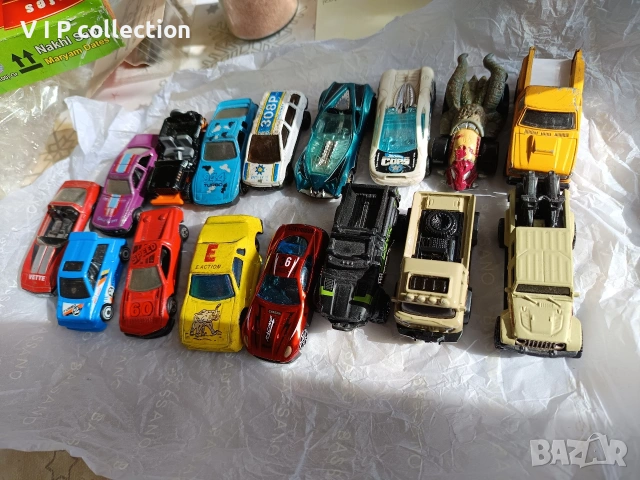 16 броя колички смесен лот Hot wheels , matchbox, Disney 