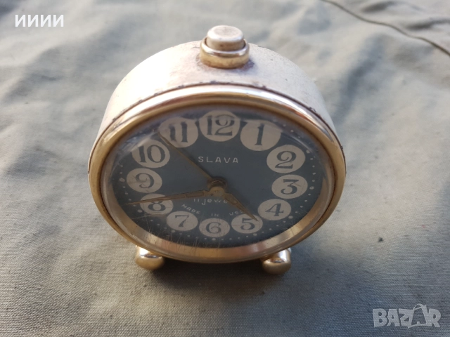 Часовник будилник Слава 4
