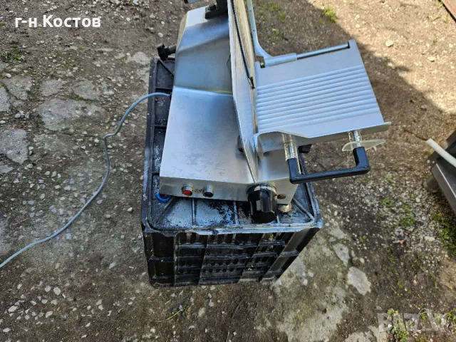 Колбасо резачка размери на ножа ф-25см. втора употреба , снимка 8 - Обзавеждане на кухня - 49377598