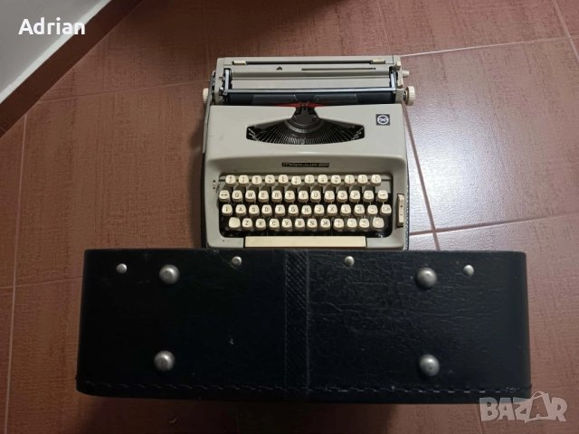Работещи български пишещи машини Марица 1960–1980г в отлично състояние, снимка 2 - Антикварни и старинни предмети - 52656374