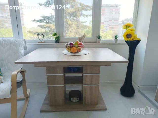 Продавам разтегателна ,трапезна маса