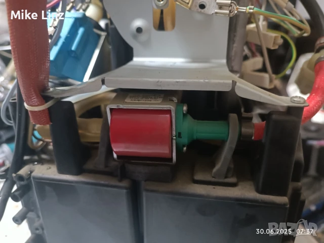 помпи и бойлер Делонги Неспресо, снимка 2 - Кафемашини - 50844003