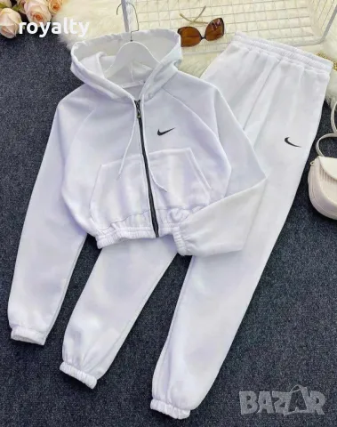 Nike бял дамски спортен комплект 